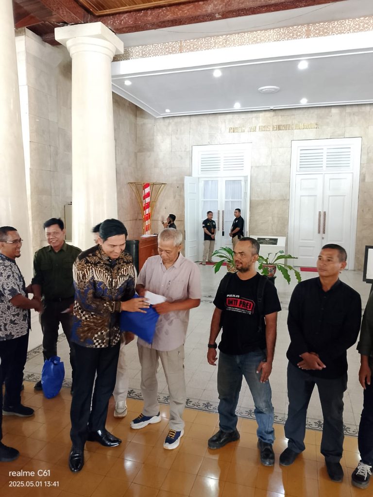 Berita Lucky Hakim