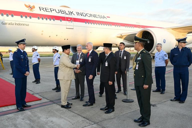 Presiden Prabowo Tiba di Rio de Janeiro, Disambut Upacara Militer untuk Hadiri KTT BRICS 2025
